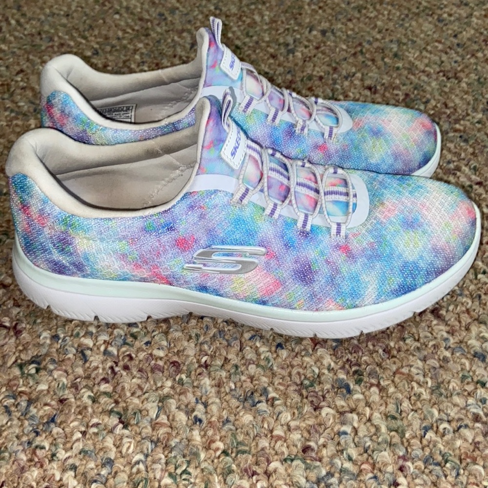 Skechers